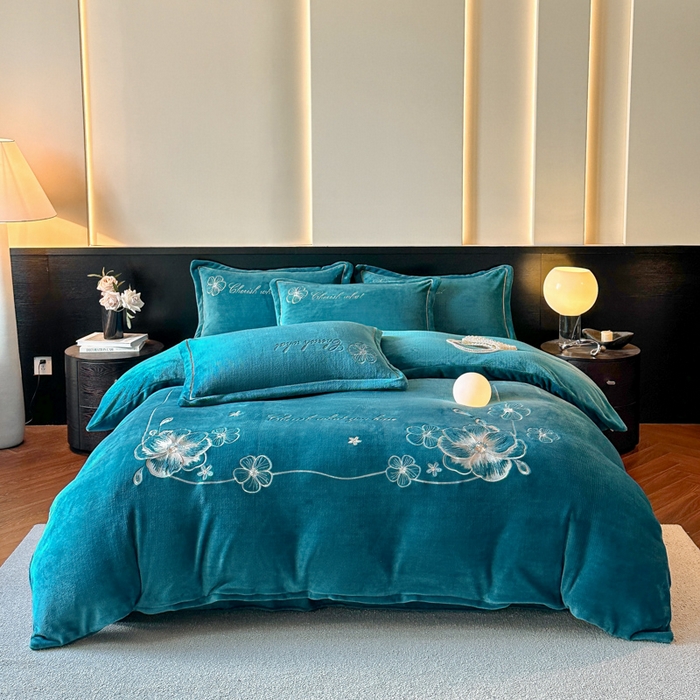 91家纺网 家纺一手货源 找家纺 （总）诺梵家纺 2025新款8斤牛奶绒刺绣绣花四件套