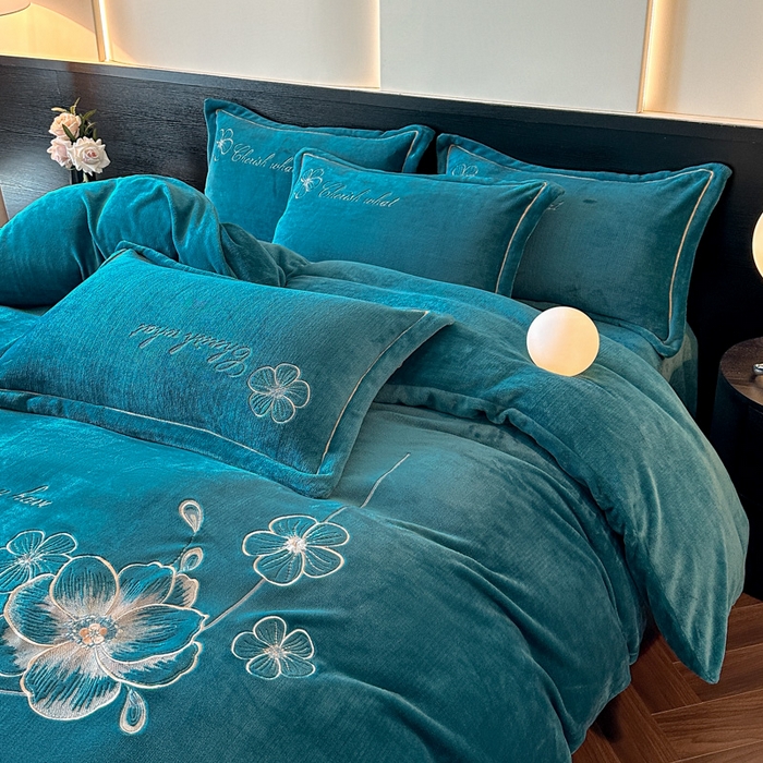 诺梵家纺 2025新款8斤牛奶绒刺绣绣花四件套 绮梦-宝蓝