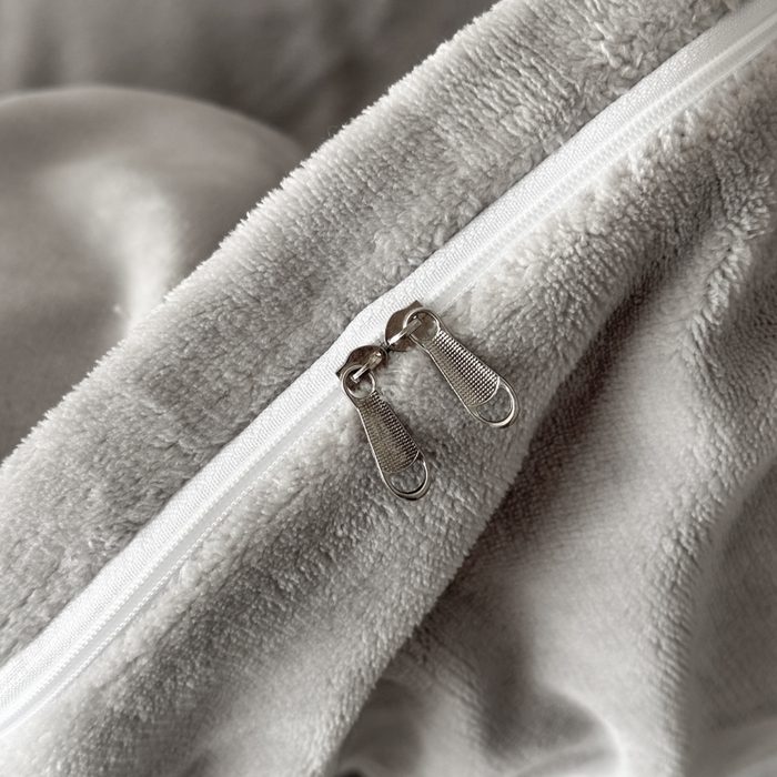 91家纺网 家纺一手货源 找家纺 诺梵家纺 2025新款8斤牛奶绒刺绣绣花四件套 寻春-灰