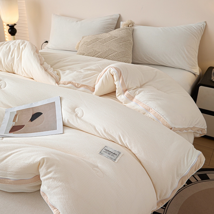 91家纺网 家纺一手货源 找家纺 秋泽家纺 2025新款皱皱纱提花子母被被子被芯 米白