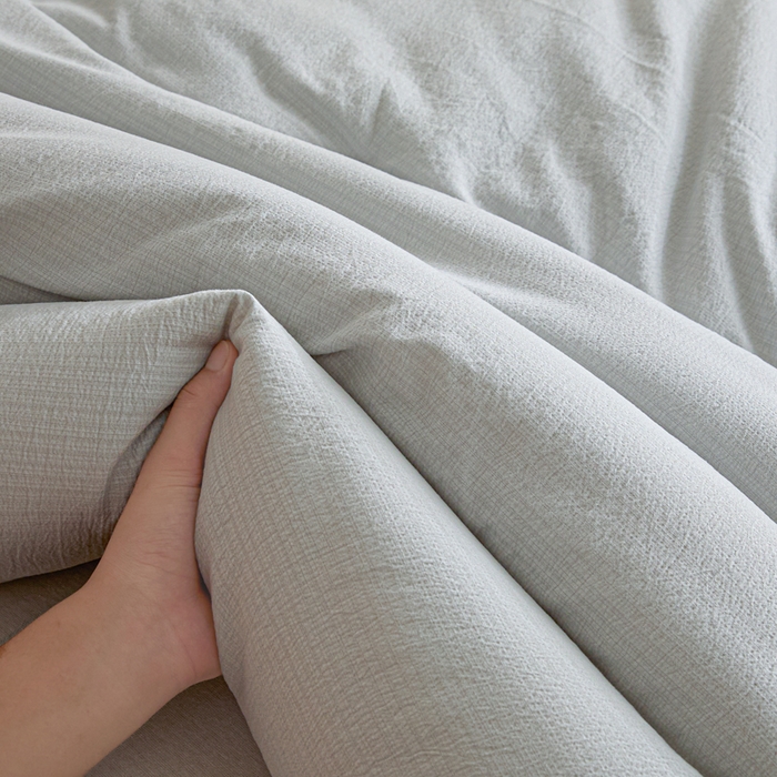 91家纺网 家纺一手货源 找家纺 秋泽家纺 2025新款皱皱纱提花子母被被子被芯 浅灰