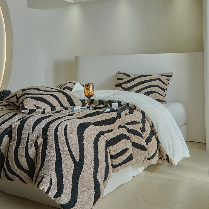 91家纺网 家纺一手货源 找家纺 温宁家纺 2025新款斑马被套毯毛毯盖毯 三件套-斑马纹咖色