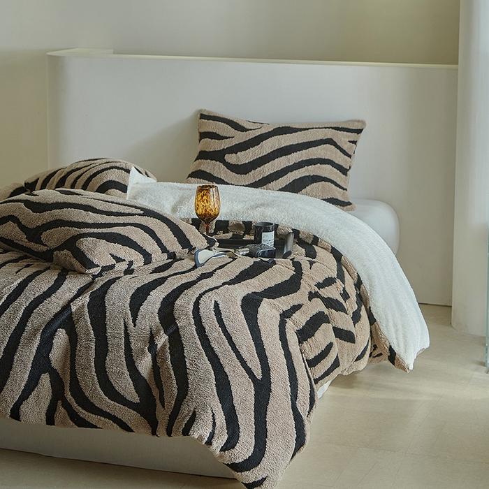 91家纺网 家纺一手货源 找家纺 温宁家纺 2025新款斑马被套毯毛毯盖毯 三件套-斑马纹咖色