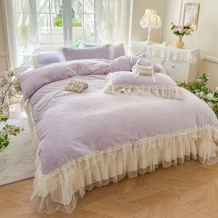 91家纺网 家纺一手货源 找家纺 虹星家纺 2025新款法式雕花牛奶绒花边单床盖-星光碟影 星光蝶影-丁香紫