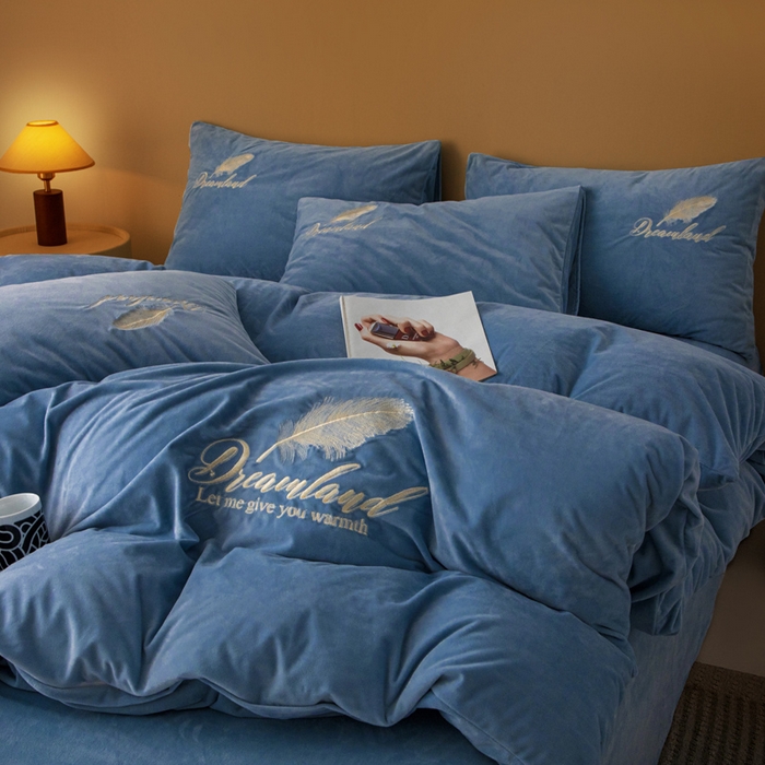 91家纺网 家纺一手货源 找家纺 （总）悦织湾家纺 2025新款水晶绒刺绣羽毛四件套纯色床单被套枕套学生宿舍单双人床三四件套