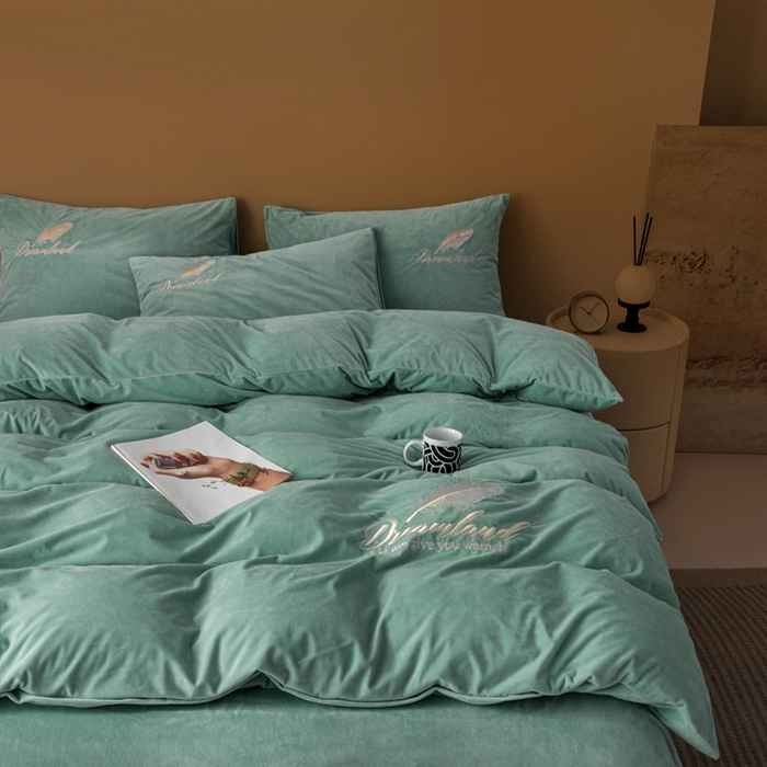 91家纺网 家纺一手货源 找家纺 悦织湾家纺 2025新款水晶绒刺绣羽毛四件套纯色床单被套枕套学生宿舍单双人床三四件套 羽毛-浅水绿
