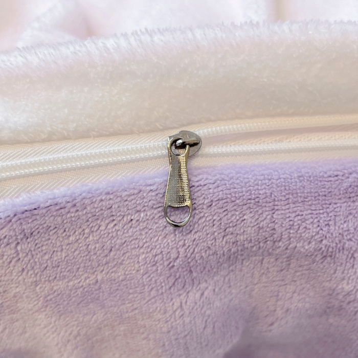 91家纺网 家纺一手货源 找家纺 金爱家 2025新款正版三丽鸥授权大版卡通平网数码印花加厚高克重牛奶绒系列四件套-第二批 绒R呆萌库洛米