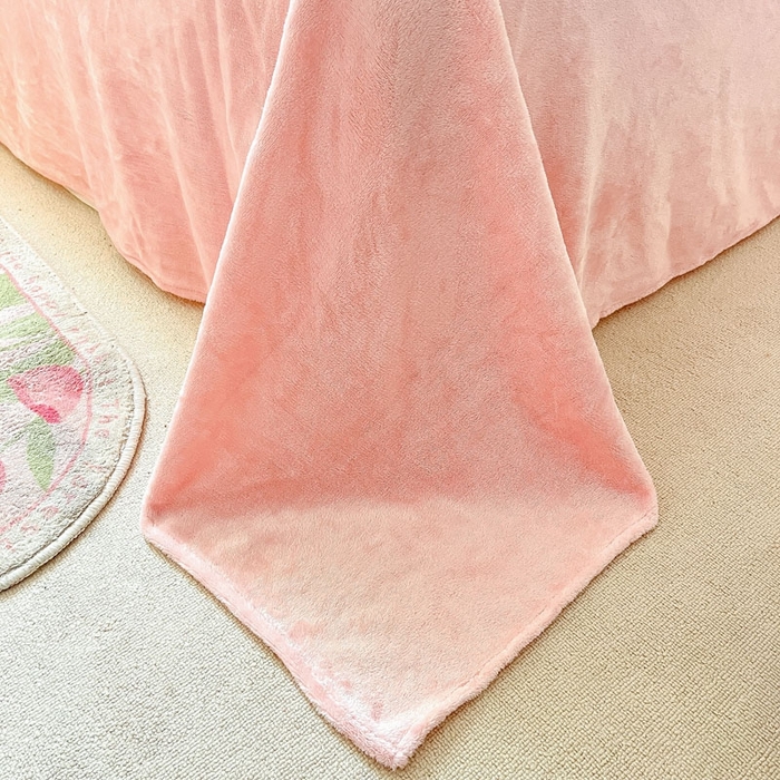 91家纺网 家纺一手货源 找家纺 金爱家 2025新款正版三丽鸥授权大版卡通平网数码印花加厚高克重牛奶绒系列四件套-第二批 礼物库洛米