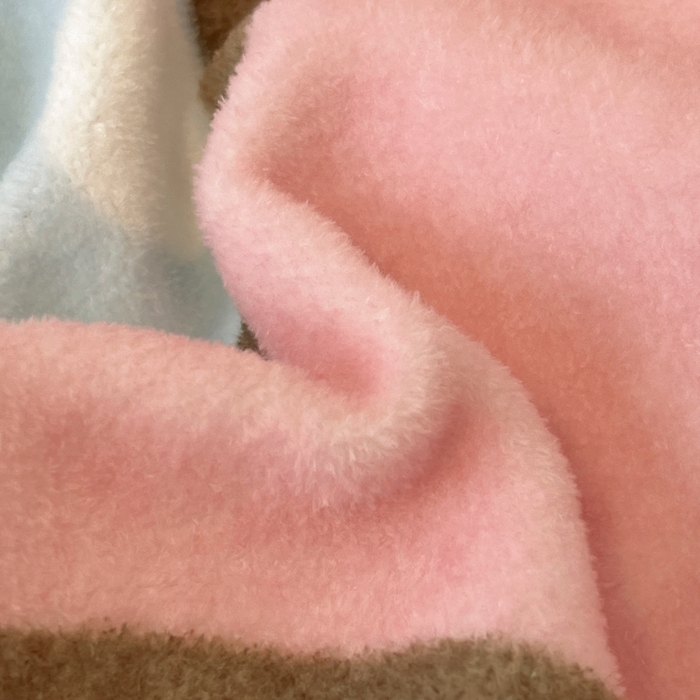 91家纺网 家纺一手货源 找家纺 金爱家 2025新款正版三丽鸥授权大版卡通平网数码印花加厚高克重牛奶绒系列四件套-第二批 绒R萌萌美乐蒂