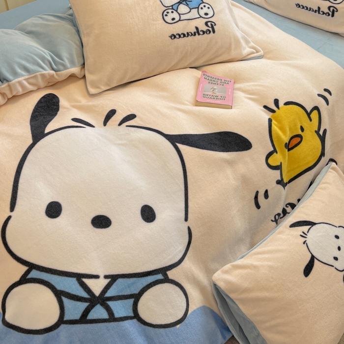 91家纺网 家纺一手货源 找家纺 金爱家 2025新款正版三丽鸥授权大版卡通平网数码印花加厚高克重牛奶绒系列四件套-第二批 绒R酷酷狗