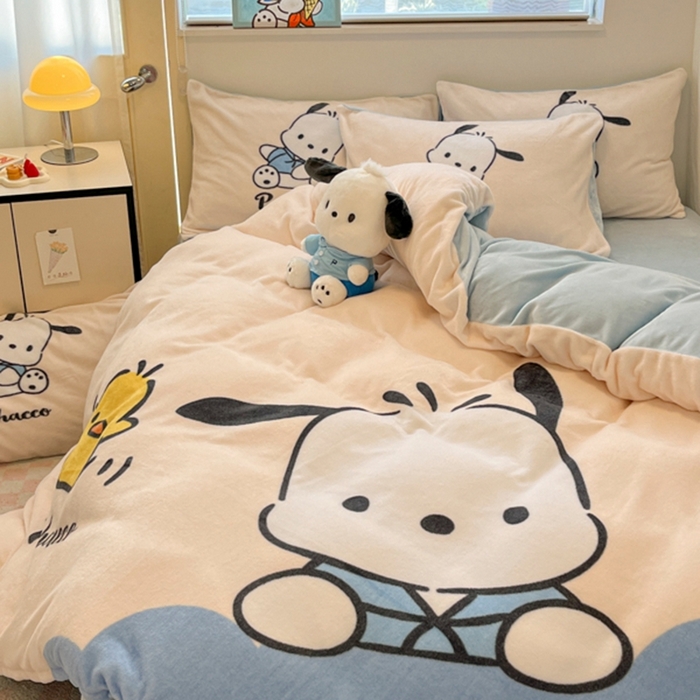 91家纺网 家纺一手货源 找家纺 金爱家 2025新款正版三丽鸥授权大版卡通平网数码印花加厚高克重牛奶绒系列四件套-第二批 绒R酷酷狗