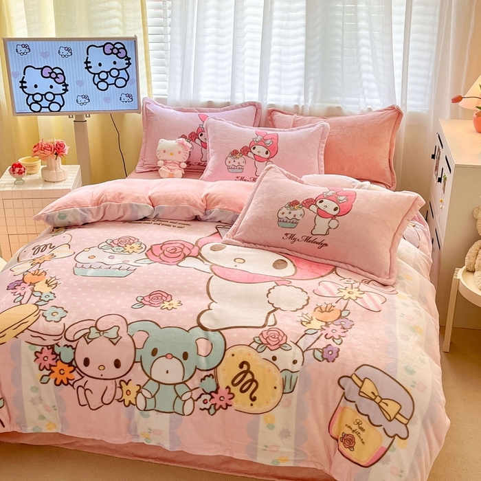 91家纺网 家纺一手货源 找家纺 金爱家 2025新款正版三丽鸥授权大版卡通平网数码印花加厚高克重牛奶绒系列四件套-第二批 熊熊兔美乐蒂