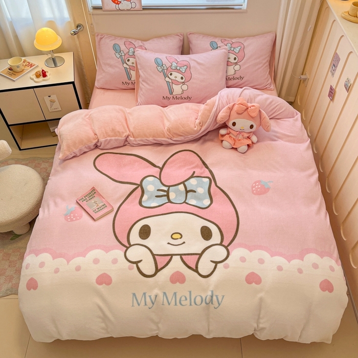 91家纺网 家纺一手货源 找家纺 金爱家 2025新款正版三丽鸥授权大版卡通平网数码印花加厚高克重牛奶绒系列四件套-第二批 绒R萌萌美乐蒂