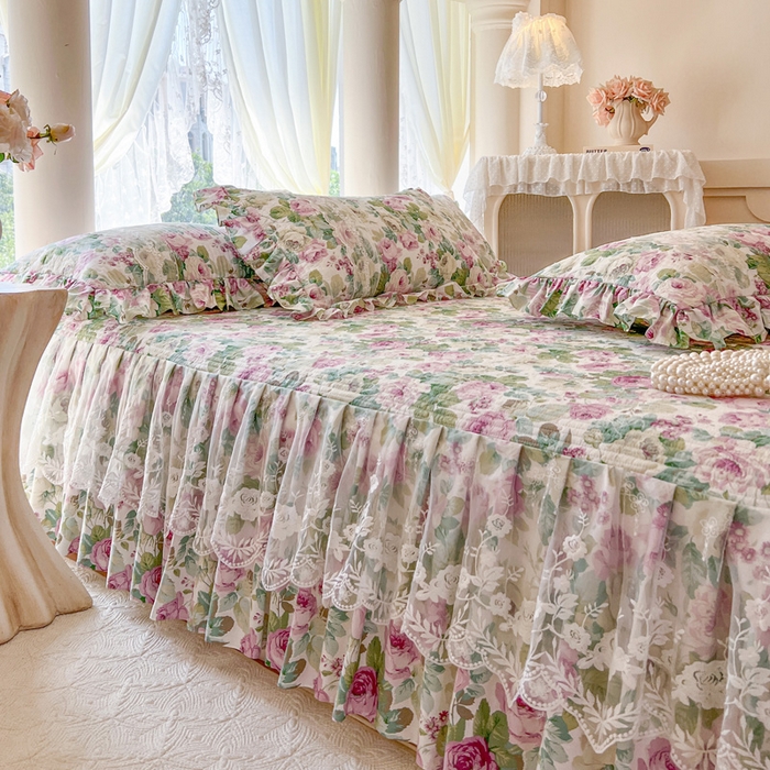 91家纺网 家纺一手货源 找家纺 瑞宝 2025新款13372全棉印花花边床裙三件套 爱丽丝