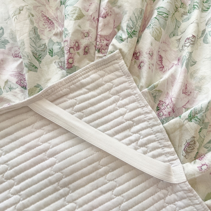 91家纺网 家纺一手货源 找家纺 瑞宝 2025新款13372全棉印花花边床裙三件套 爱丽丝