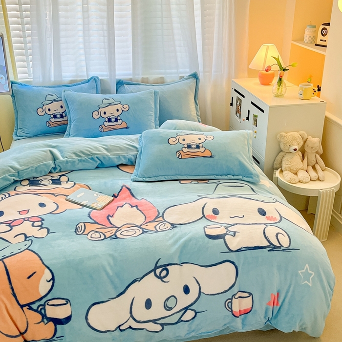 91家纺网 家纺一手货源 找家纺 金爱家 2025新款正版三丽鸥授权大版卡通平网数码印花加厚高克重牛奶绒系列四件套-第二批 伙伴玉桂狗