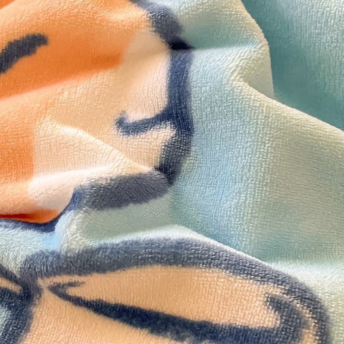 91家纺网 家纺一手货源 找家纺 金爱家 2025新款正版三丽鸥授权大版卡通平网数码印花加厚高克重牛奶绒系列四件套-第二批 伙伴玉桂狗