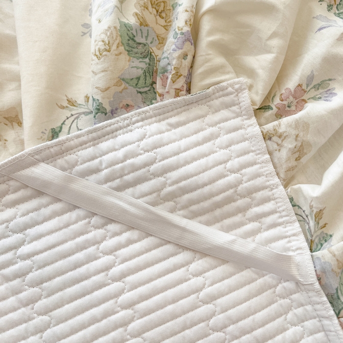 91家纺网 家纺一手货源 找家纺 瑞宝 2025新款13372全棉印花花边床裙三件套 安娜花园