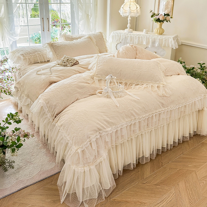 91家纺网 家纺一手货源 找家纺 虹星家纺 2025新款法式雕花牛奶绒花边单床盖-星光碟影 星光蝶影-浅米白