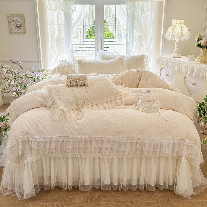 91家纺网 家纺一手货源 找家纺 虹星家纺 2025新款法式雕花牛奶绒花边单床盖-星光碟影 星光蝶影-浅米白