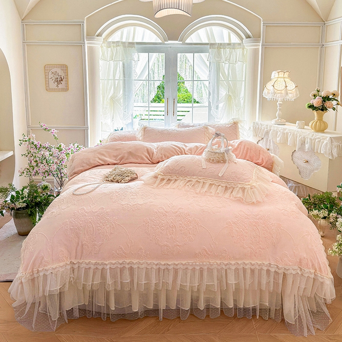 91家纺网 家纺一手货源 找家纺 虹星家纺 2025新款法式雕花牛奶绒花边单床盖-星光碟影 星光蝶影-樱花粉