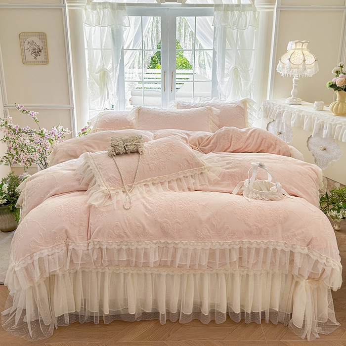 91家纺网 家纺一手货源 找家纺 虹星家纺 2025新款法式雕花牛奶绒花边单床盖-星光碟影 星光蝶影-樱花粉