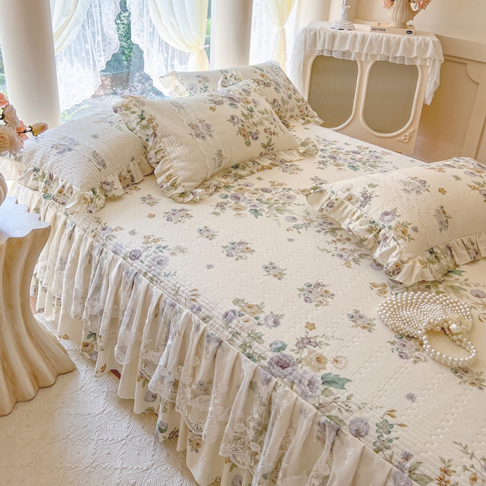 91家纺网 家纺一手货源 找家纺 瑞宝 2025新款13372全棉印花花边床裙三件套 浪漫花芷