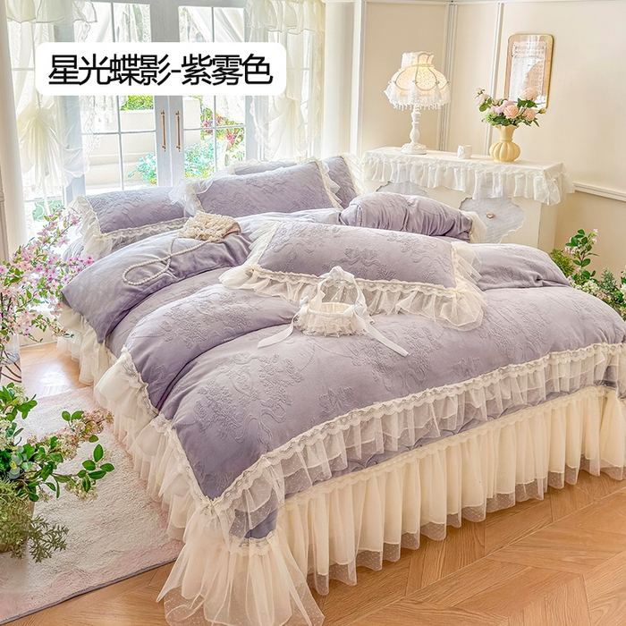 91家纺网 家纺一手货源 找家纺 虹星家纺 2025新款法式雕花牛奶绒花边单床盖-星光碟影 星光蝶影-紫雾色