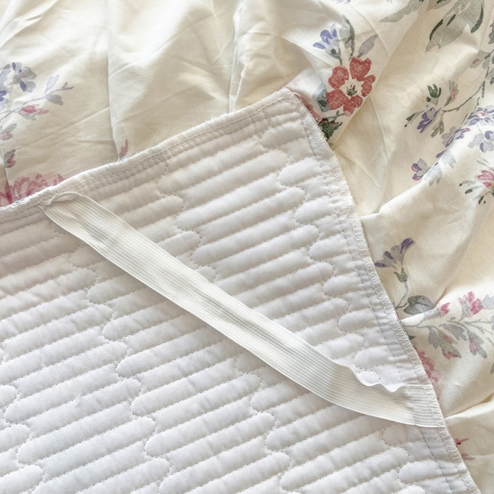 91家纺网 家纺一手货源 找家纺 瑞宝 2025新款13372全棉印花花边床裙三件套 素雅