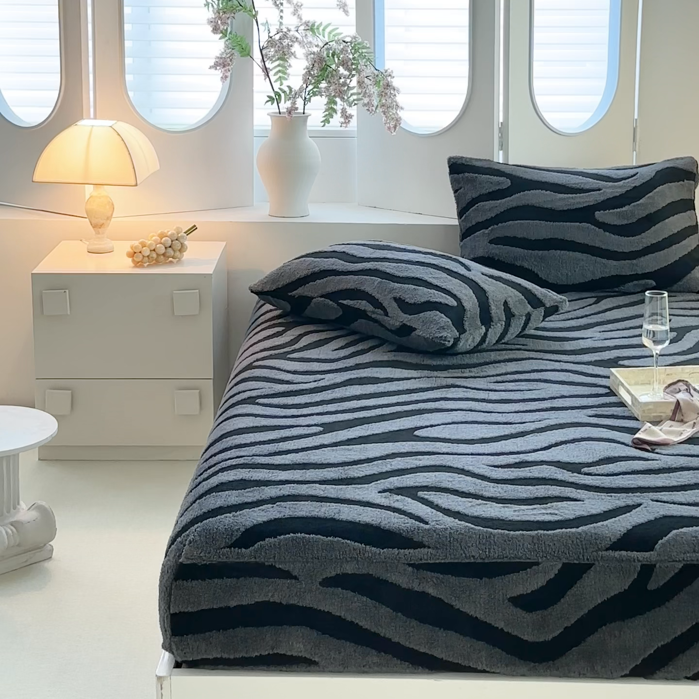 91家纺网 家纺一手货源 找家纺 温宁家纺 2025新款斑马纹床笠 床笠-斑马纹复古灰