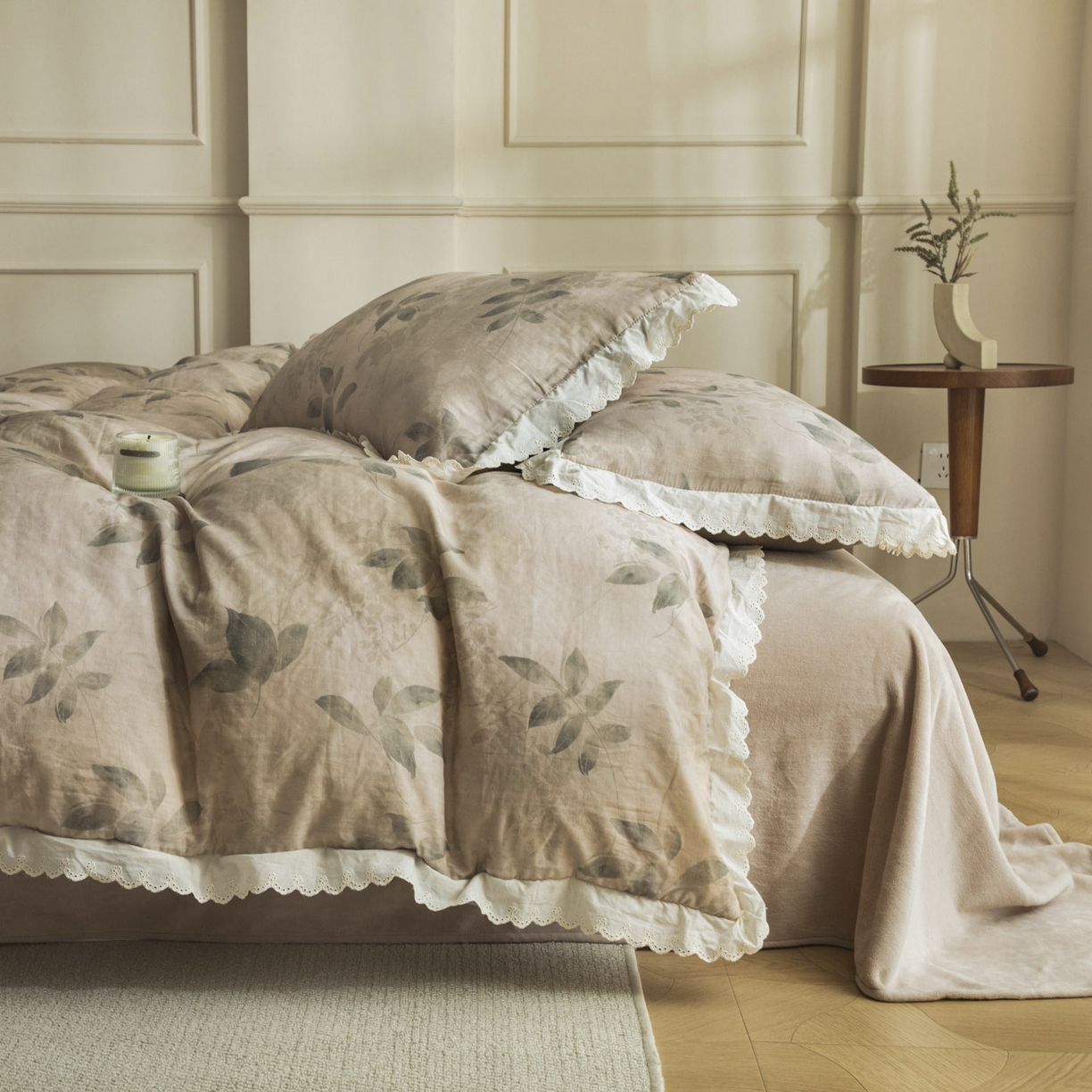 91家纺网 家纺一手货源 找家纺 大境 2025秋冬新款A类全棉双层纱棉加牛奶绒四件套韩版公主风 可颂