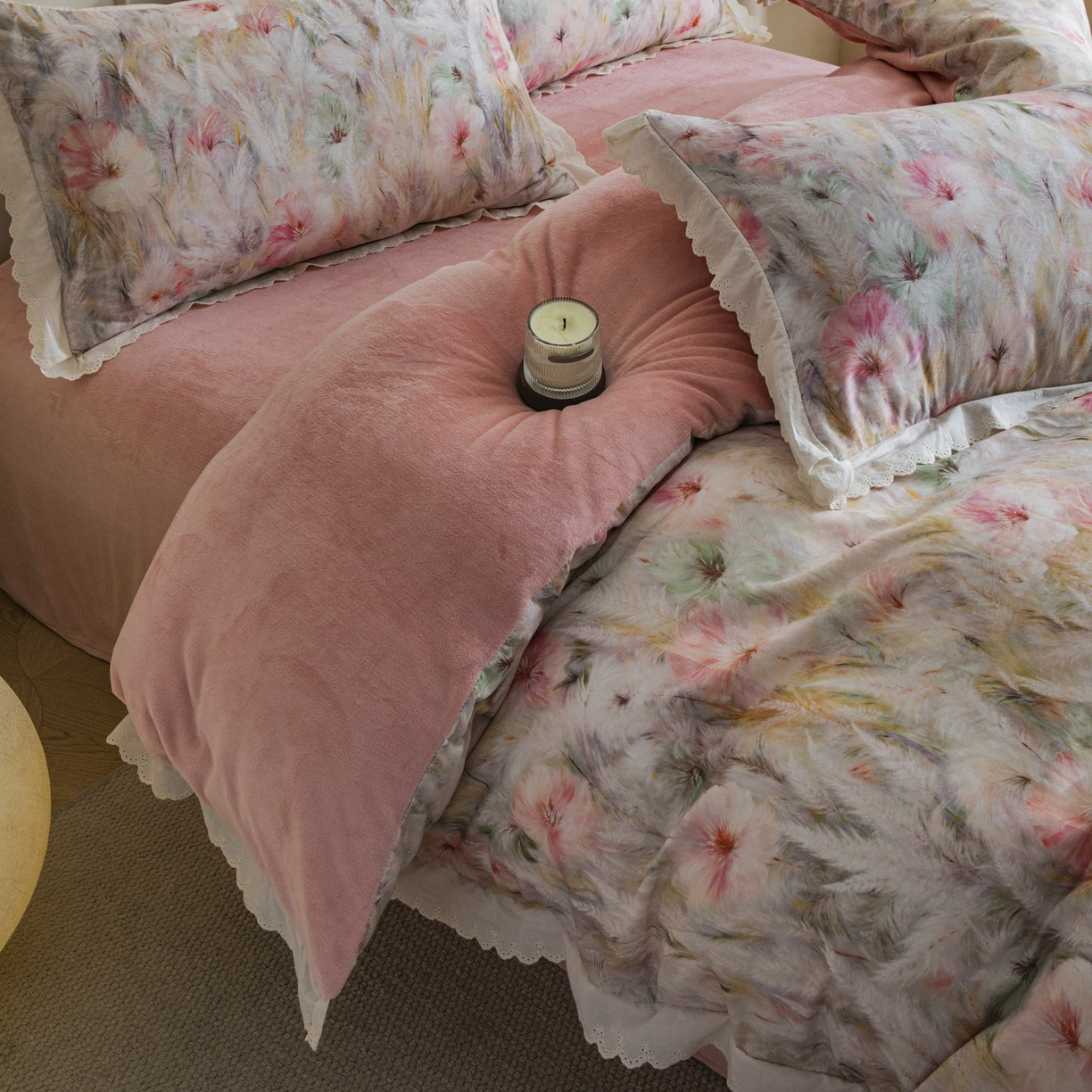 91家纺网 家纺一手货源 找家纺 大境 2025秋冬新款A类全棉双层纱棉加牛奶绒四件套韩版公主风 瑞芙丽