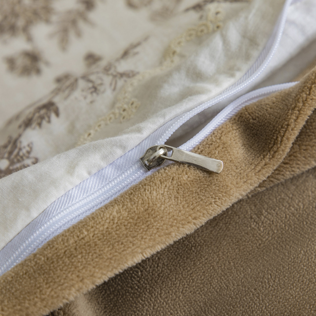 91家纺网 家纺一手货源 找家纺 大境 2025秋冬新款A类全棉双层纱棉加牛奶绒四件套韩版公主风 映秋