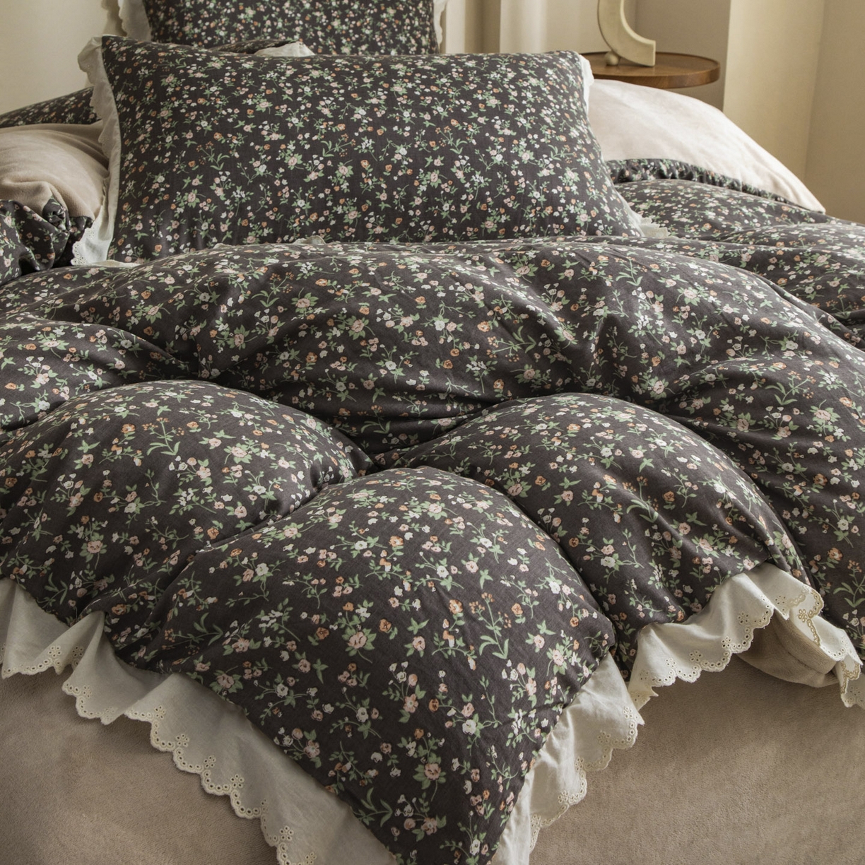 91家纺网 家纺一手货源 找家纺 大境 2025秋冬新款A类全棉双层纱棉加牛奶绒四件套韩版公主风 春野