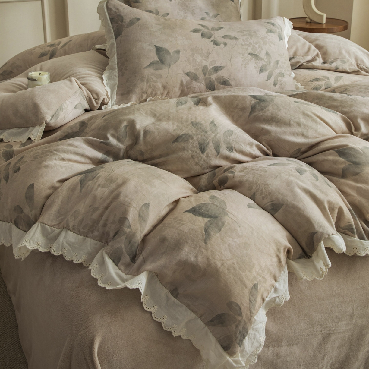 91家纺网 家纺一手货源 找家纺 大境 2025秋冬新款A类全棉双层纱棉加牛奶绒四件套韩版公主风 可颂