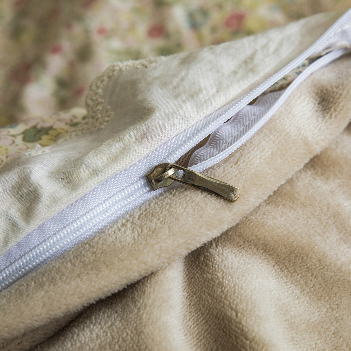 91家纺网 家纺一手货源 找家纺 大境 2025秋冬新款A类全棉双层纱棉加牛奶绒四件套韩版公主风 奈斯