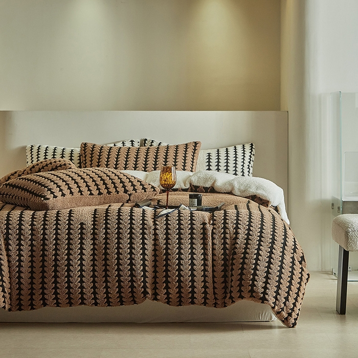 91家纺网 家纺一手货源 找家纺 （总）温宁家纺 2025新款步步高被套毯毛毯盖毯三件套单被套可配枕套