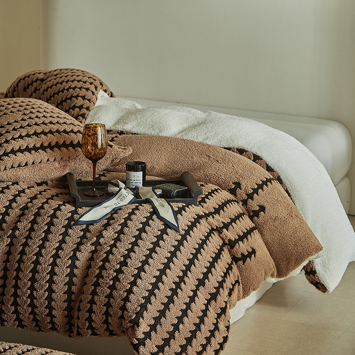 91家纺网 家纺一手货源 找家纺 （总）温宁家纺 2025新款步步高被套毯毛毯盖毯三件套单被套可配枕套