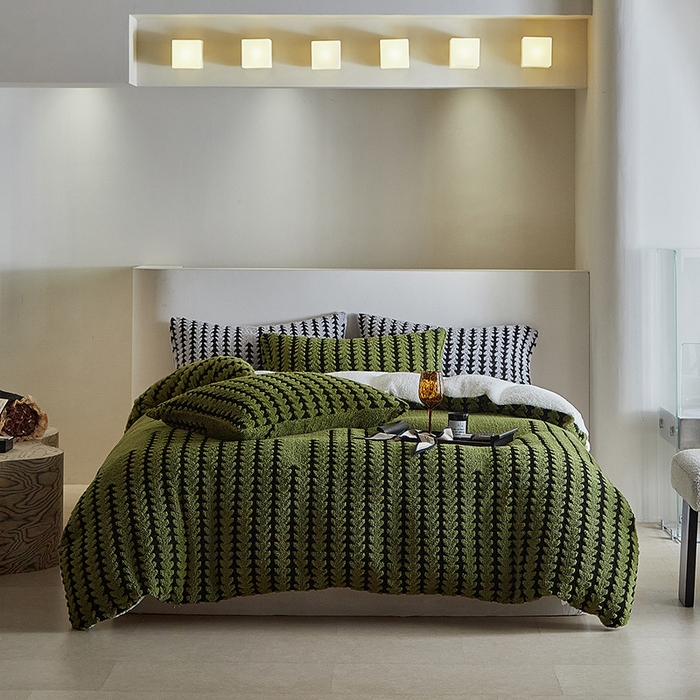 91家纺网 家纺一手货源 找家纺 温宁家纺 2025新款步步高被套毯毛毯盖毯三件套单被套可配枕套 三件套-步步高军绿