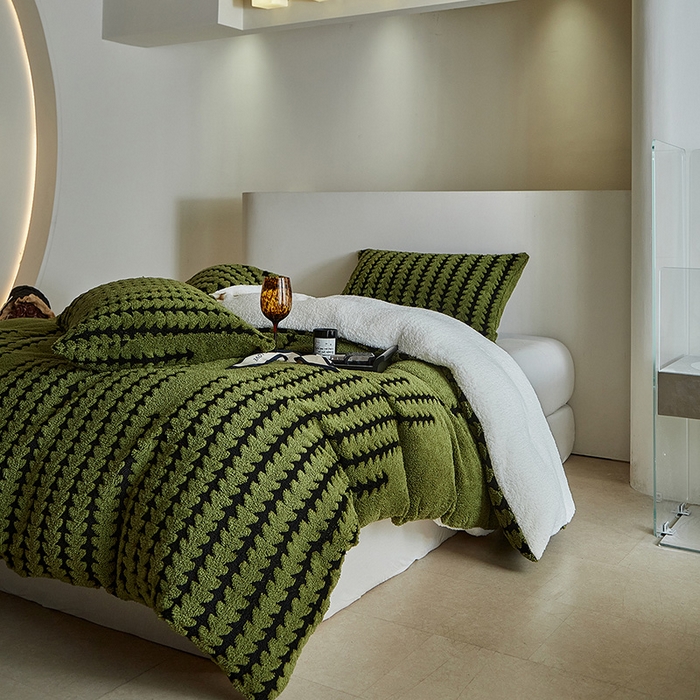 91家纺网 家纺一手货源 找家纺 温宁家纺 2025新款步步高被套毯毛毯盖毯三件套单被套可配枕套 三件套-步步高军绿