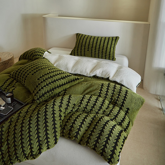 91家纺网 家纺一手货源 找家纺 温宁家纺 2025新款步步高被套毯毛毯盖毯三件套单被套可配枕套 三件套-步步高军绿