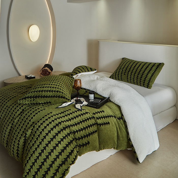 91家纺网 家纺一手货源 找家纺 温宁家纺 2025新款步步高被套毯毛毯盖毯三件套单被套可配枕套 三件套-步步高军绿