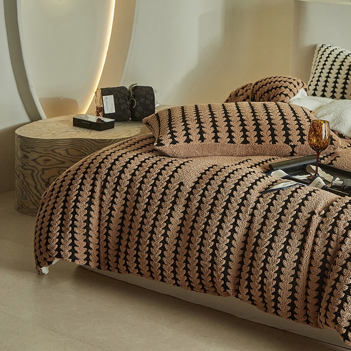 91家纺网 家纺一手货源 找家纺 温宁家纺 2025新款步步高被套毯毛毯盖毯三件套单被套可配枕套 三件套-步步高咖色