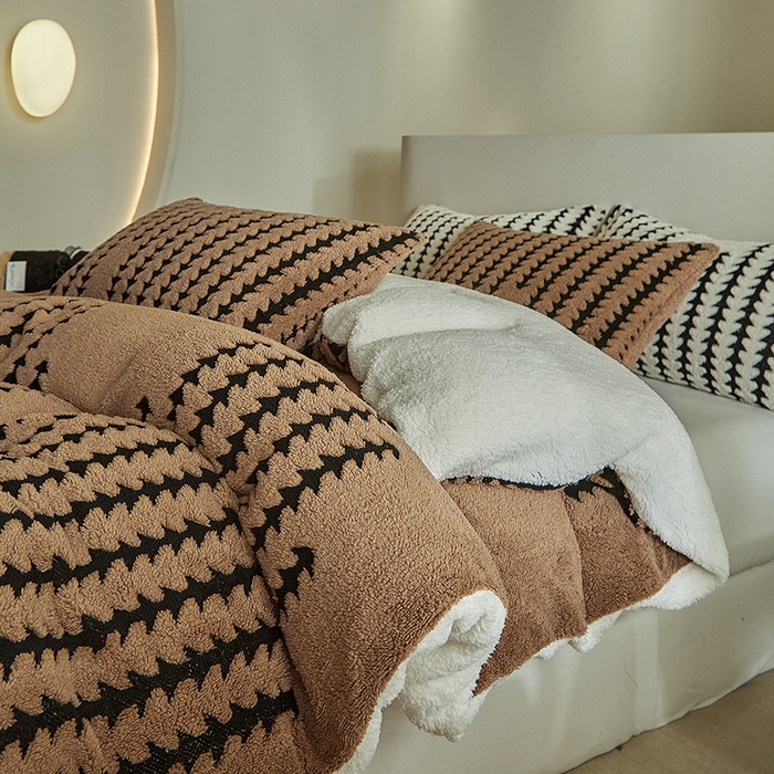 91家纺网 家纺一手货源 找家纺 温宁家纺 2025新款步步高被套毯毛毯盖毯三件套单被套可配枕套 三件套-步步高咖色