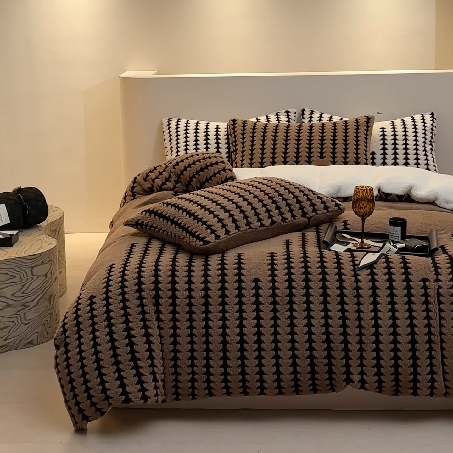 91家纺网 家纺一手货源 找家纺 温宁家纺 2025新款步步高被套毯毛毯盖毯三件套单被套可配枕套 三件套-步步高咖色