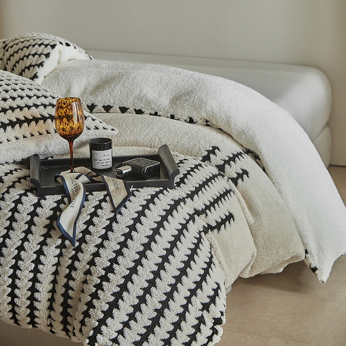 91家纺网 家纺一手货源 找家纺 温宁家纺 2025新款步步高被套毯毛毯盖毯三件套单被套可配枕套 三件套-步步高米白