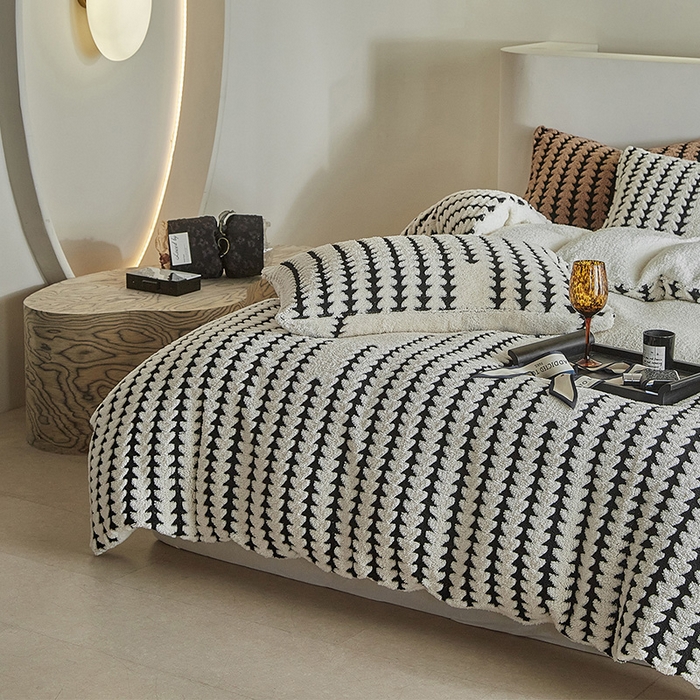 91家纺网 家纺一手货源 找家纺 温宁家纺 2025新款步步高被套毯毛毯盖毯三件套单被套可配枕套 三件套-步步高米白