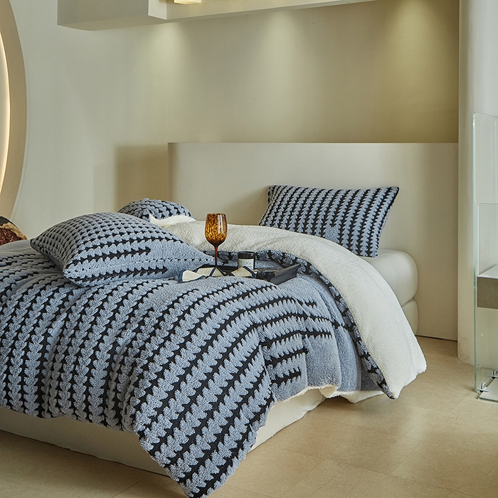 91家纺网 家纺一手货源 找家纺 温宁家纺 2025新款步步高被套毯毛毯盖毯三件套单被套可配枕套 三件套-步步高雾蓝