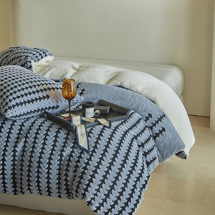 91家纺网 家纺一手货源 找家纺 温宁家纺 2025新款步步高被套毯毛毯盖毯三件套单被套可配枕套 三件套-步步高雾蓝