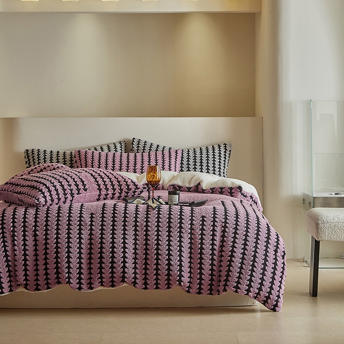 91家纺网 家纺一手货源 找家纺 温宁家纺 2025新款步步高被套毯毛毯盖毯三件套单被套可配枕套 三件套-步步高香芋紫